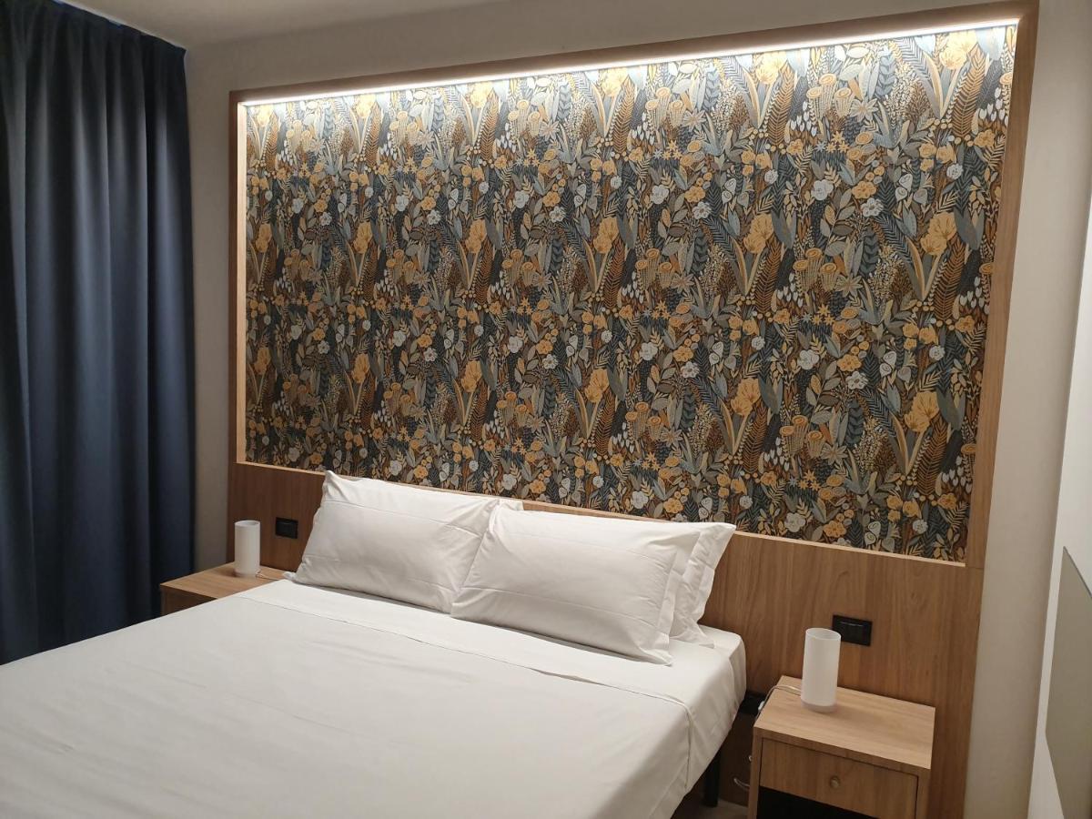 Aquasole Hotel Mercallo Екстериор снимка