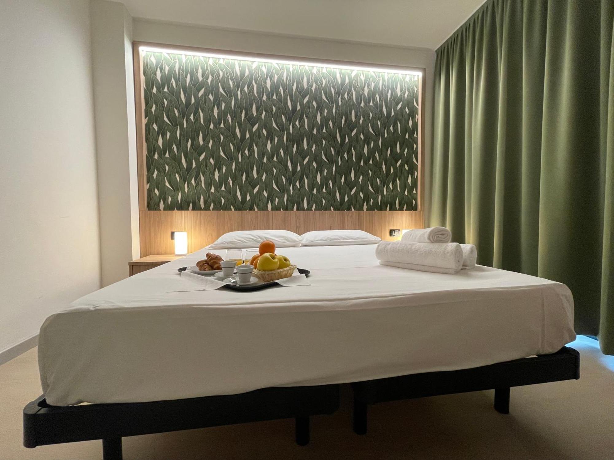 Aquasole Hotel Mercallo Екстериор снимка