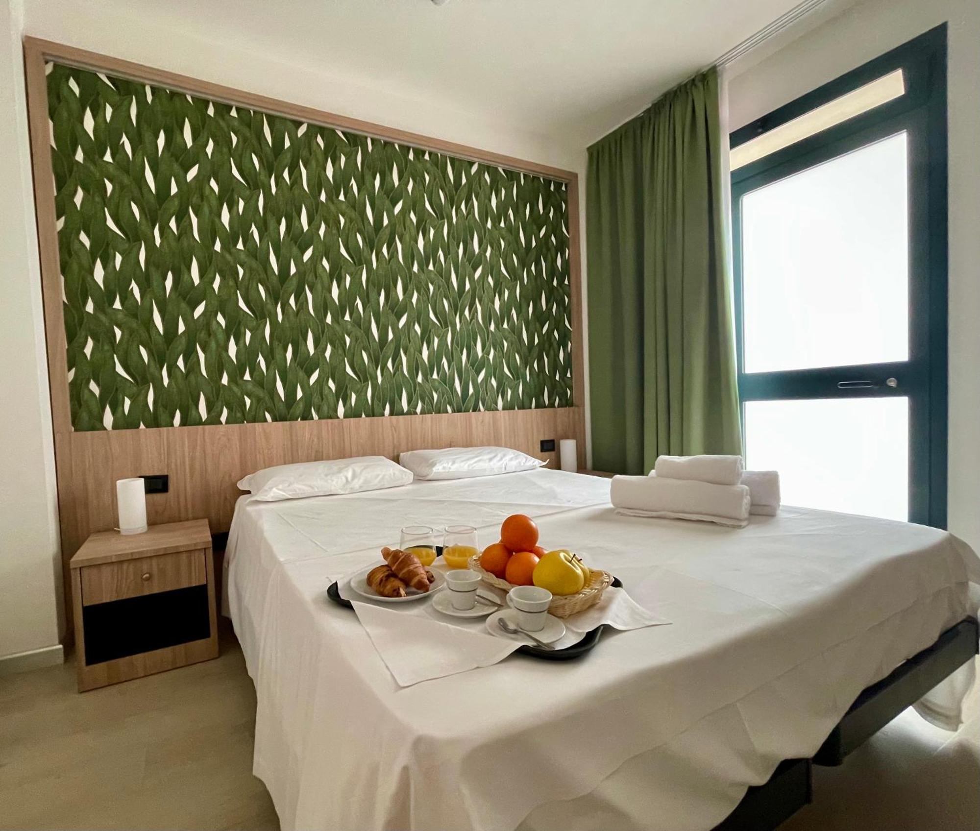 Aquasole Hotel Mercallo Екстериор снимка