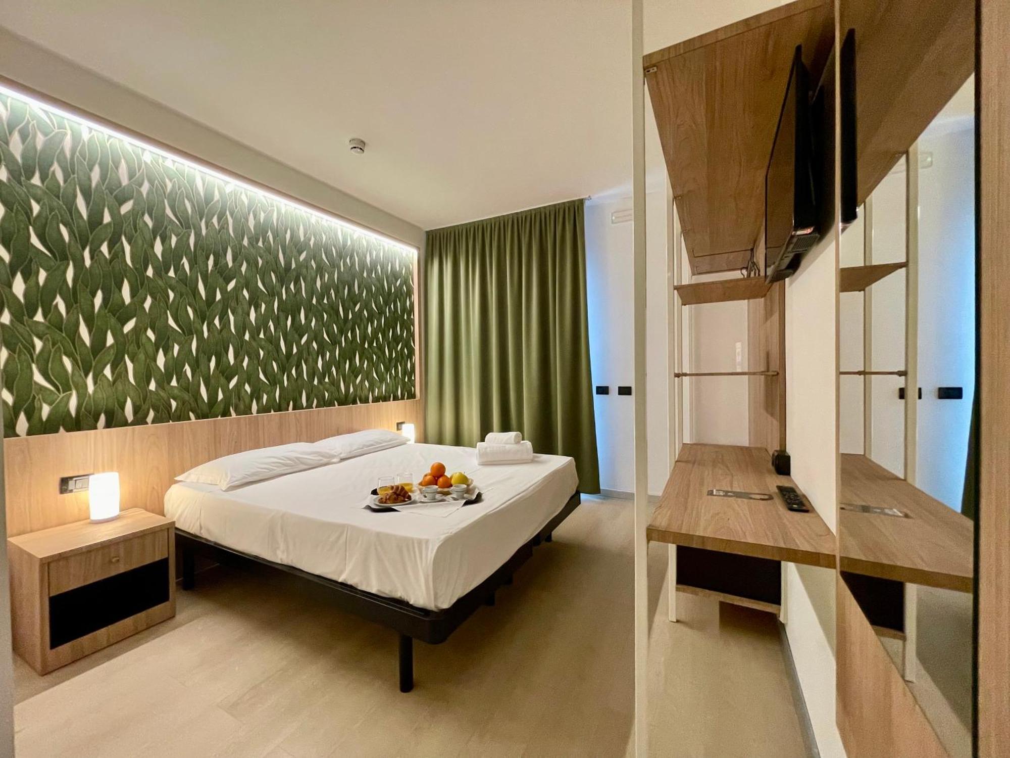 Aquasole Hotel Mercallo Екстериор снимка