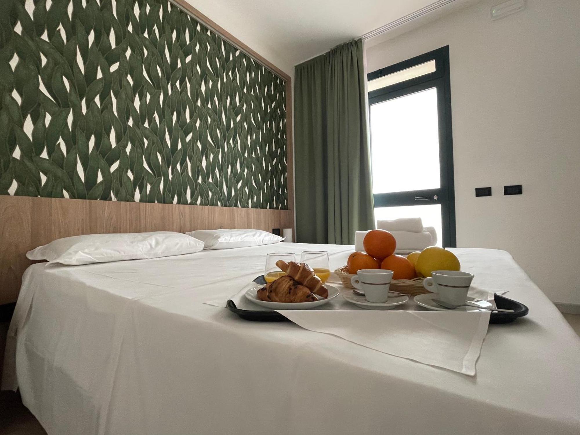 Aquasole Hotel Mercallo Екстериор снимка