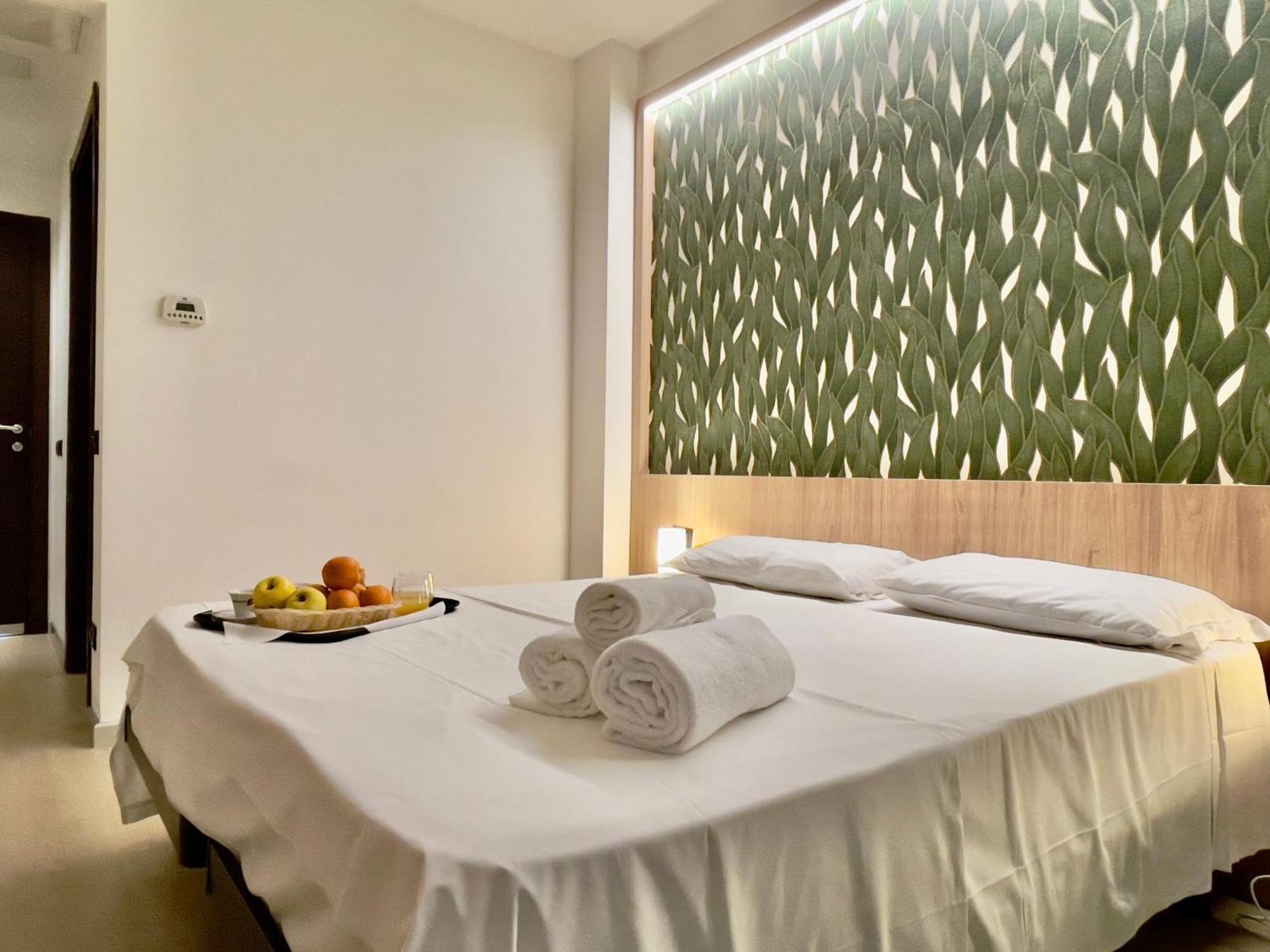 Aquasole Hotel Mercallo Екстериор снимка